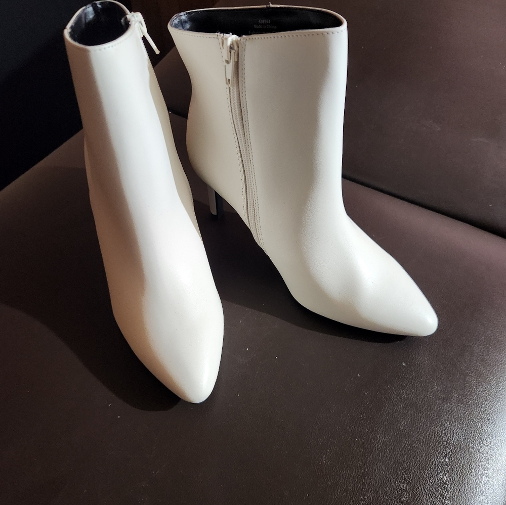 New white boots heel
